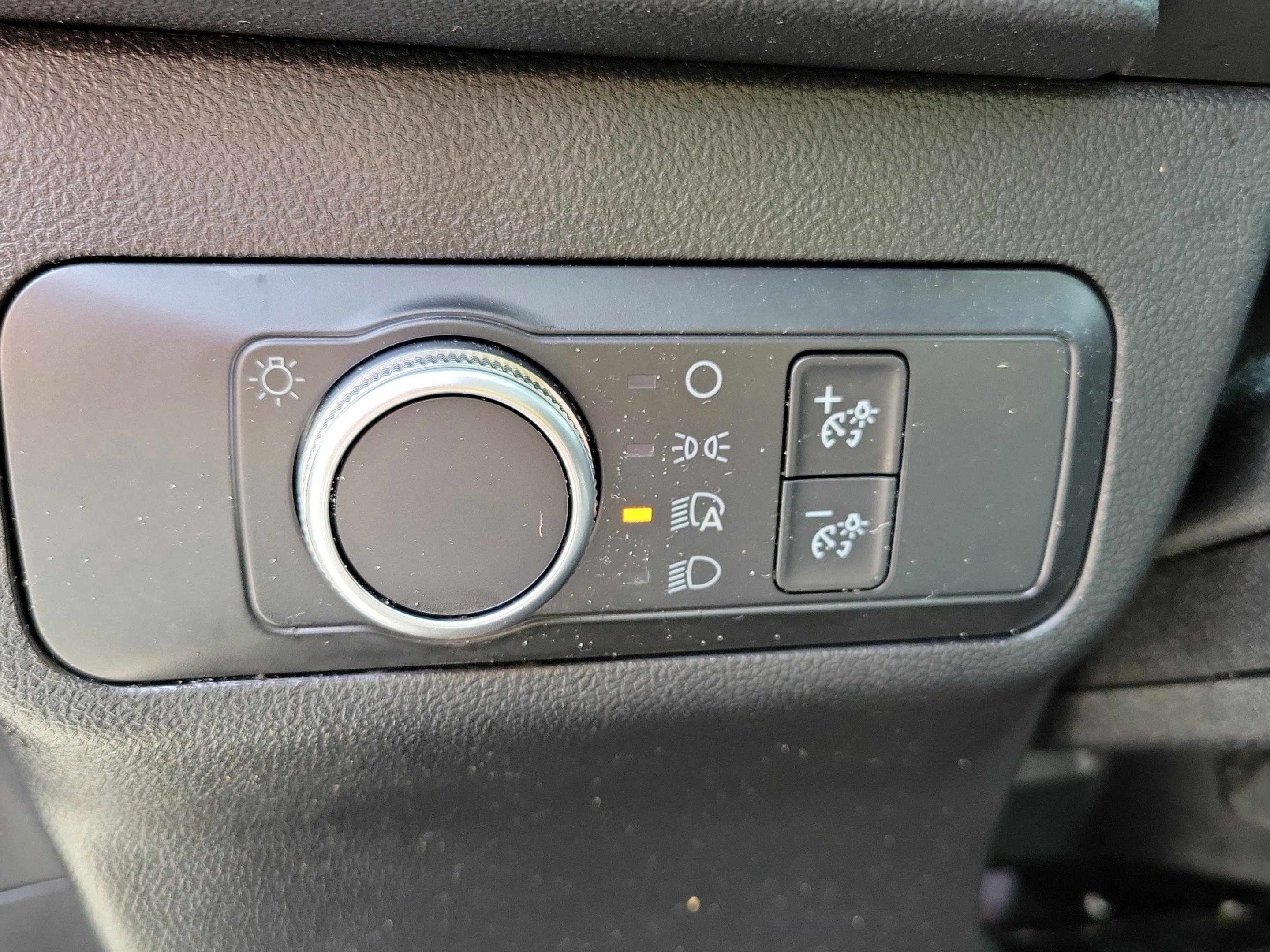 Certified 2020 Ford Escape SE image 10