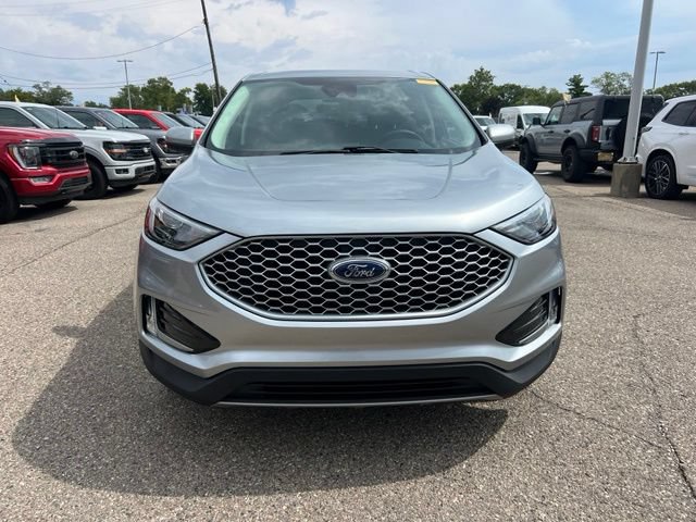 Certified 2024 Ford Edge SEL w/ Convenience Package AWD/4WD image 2