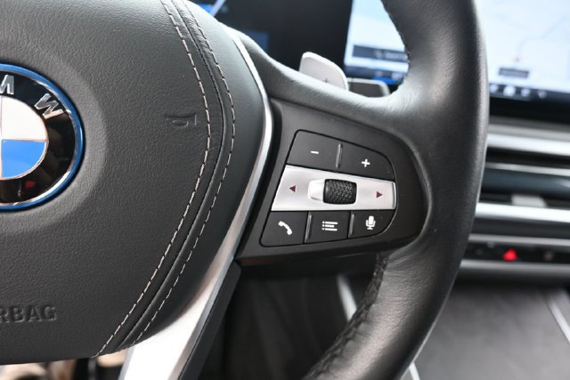 Used 2025 BMW X5 xDrive50e AWD/4WD image 16