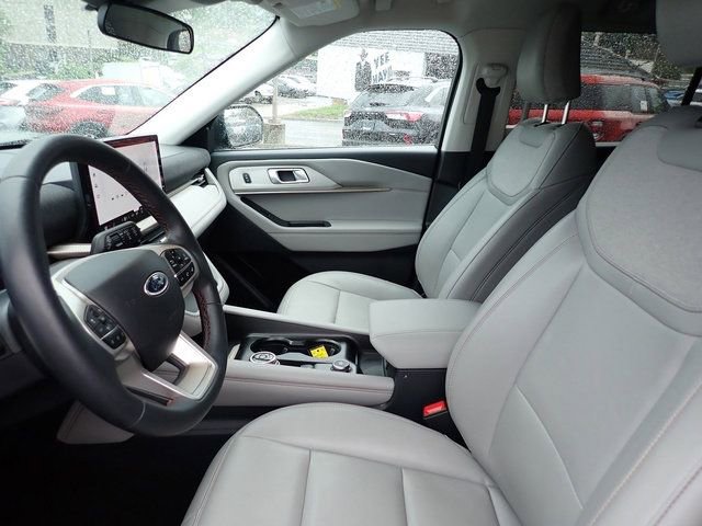 Certified 2025 Ford Explorer Active w/ Active Comfort Package AWD/4WD image 17