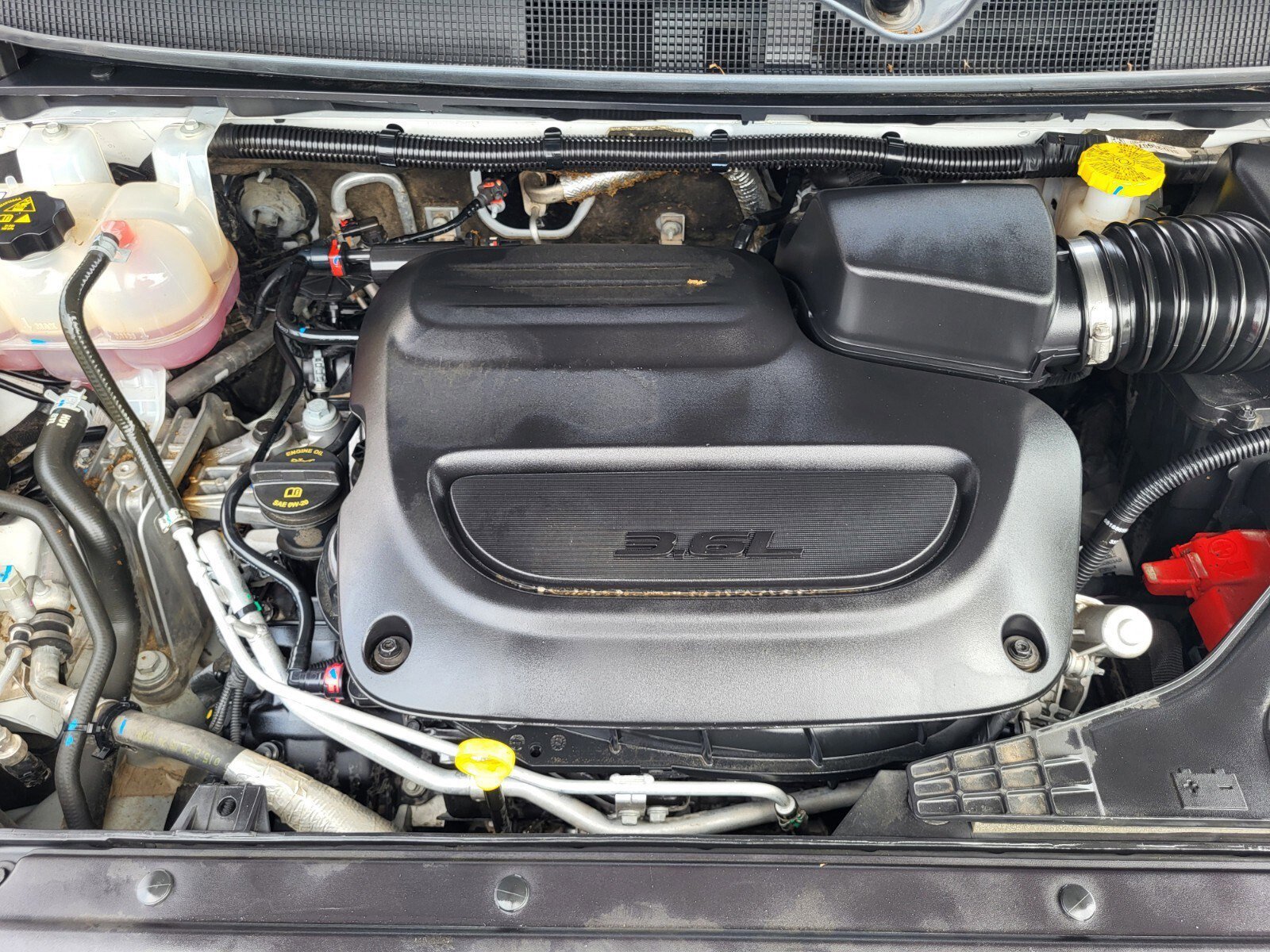 Used 2025 Chrysler Pacifica Select image 32