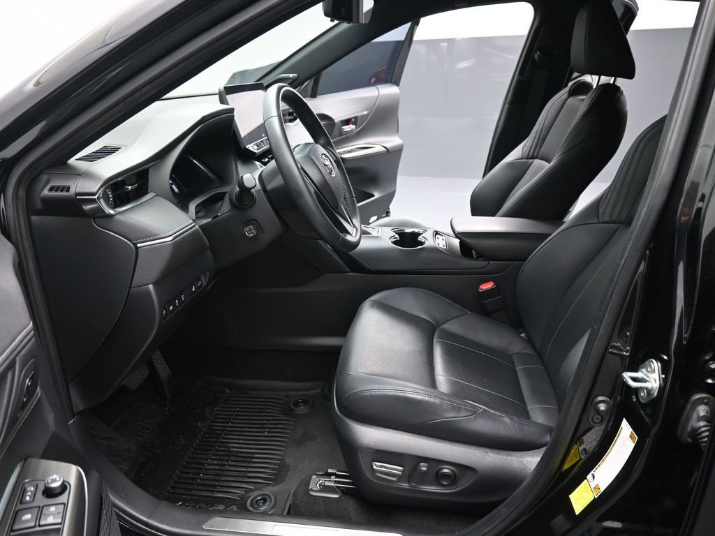 Used 2024 Toyota Venza Limited image 36