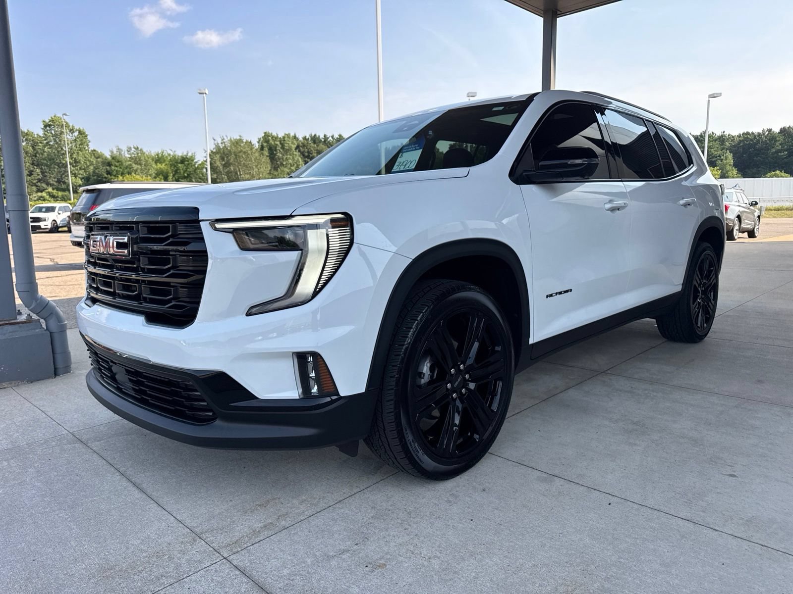 Used 2024 GMC Acadia Elevation w/ Black Edition FWD image 3