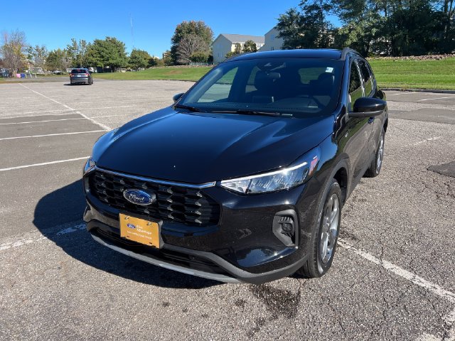Certified 2025 Ford Escape ST-Line Select AWD/4WD image 4