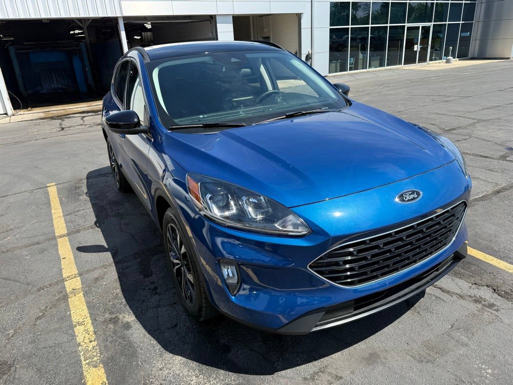 Certified 2022 Ford Escape SEL w/ SEL Stealth AWD Package image 3