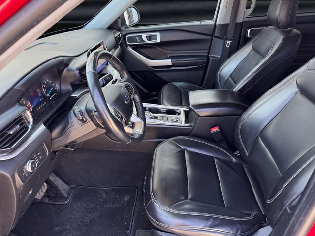 Certified 2021 Ford Explorer XLT w/ Equipment Group 202A AWD/4WD image 9