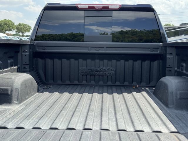 Used 2024 Chevrolet Silverado 1500 High Country w/ Technology Package AWD/4WD image 31