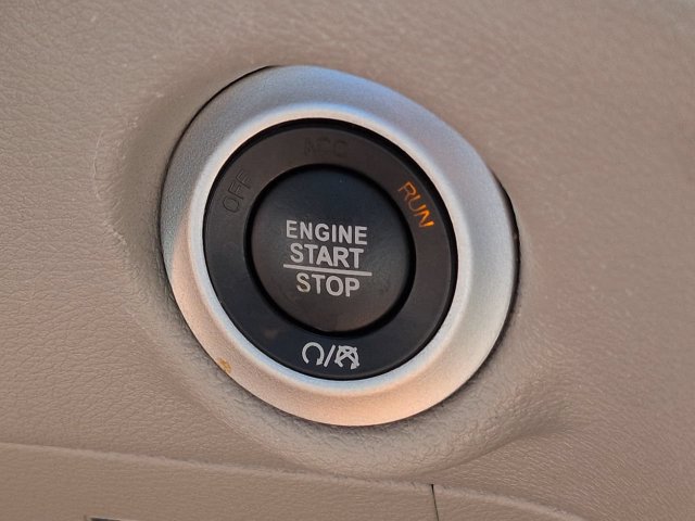 Used 2024 Chrysler Pacifica Touring-L FWD image 35
