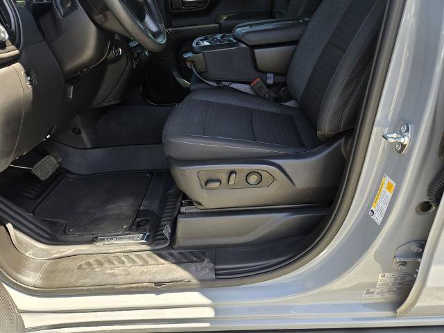 Used 2025 Chevrolet Silverado 1500 Custom Trail Boss w/ LPO, Dark Essentials Package AWD/4WD image 26