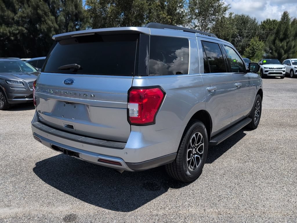 Certified 2024 Ford Expedition XLT RWD image 3
