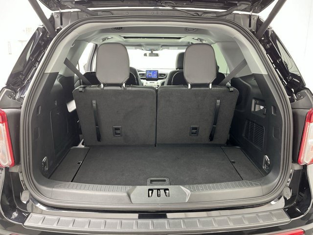 Certified 2023 Ford Explorer XLT w/ Equipment Group 202A AWD/4WD image 31