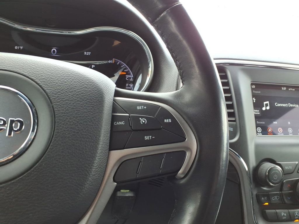 Used 2020 Jeep Grand Cherokee Laredo AWD/4WD image 15