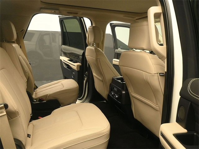 Certified 2024 Ford Expedition Platinum image 18