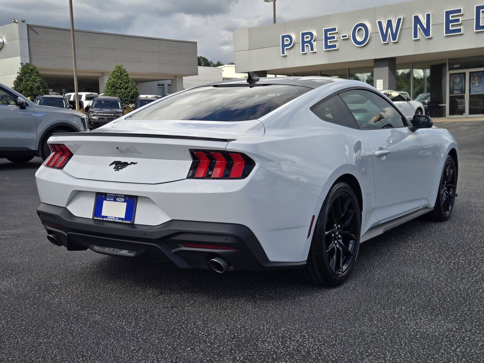 Certified 2025 Ford Mustang Coupe RWD image 9