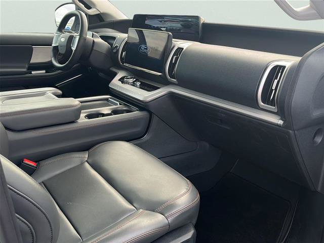 Certified 2025 Ford Expedition Active AWD/4WD image 13