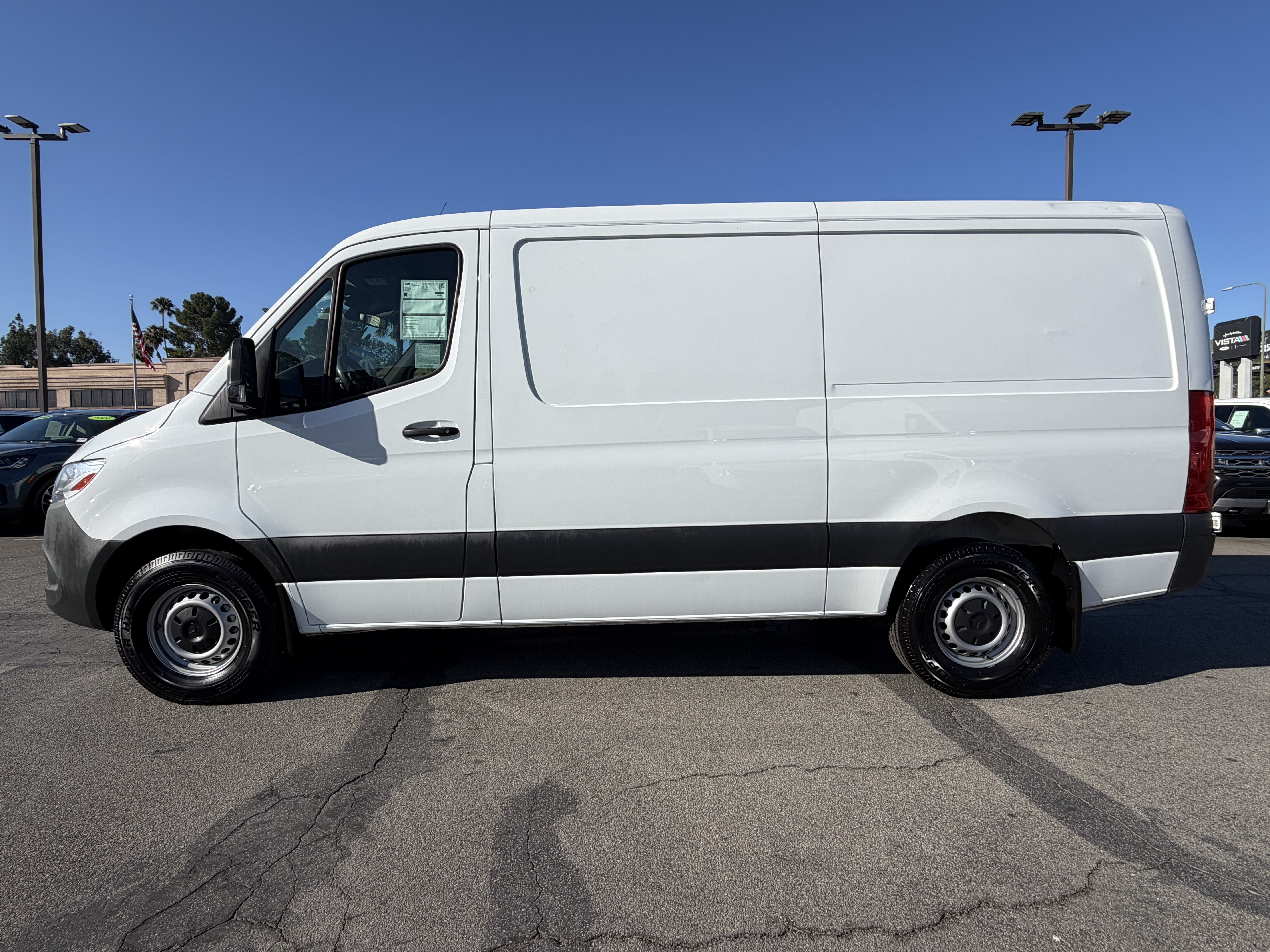 Used 2024 Mercedes-Benz Sprinter 2500 image 4