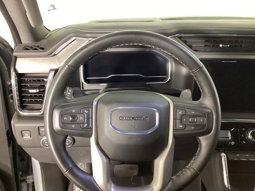 Used 2025 GMC Sierra 1500 Denali w/ Technology Package AWD/4WD image 16