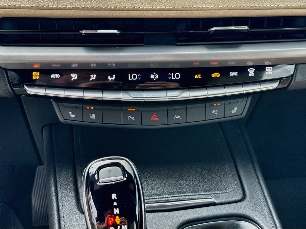 Used 2024 Cadillac XT4 Premium Luxury FWD image 18