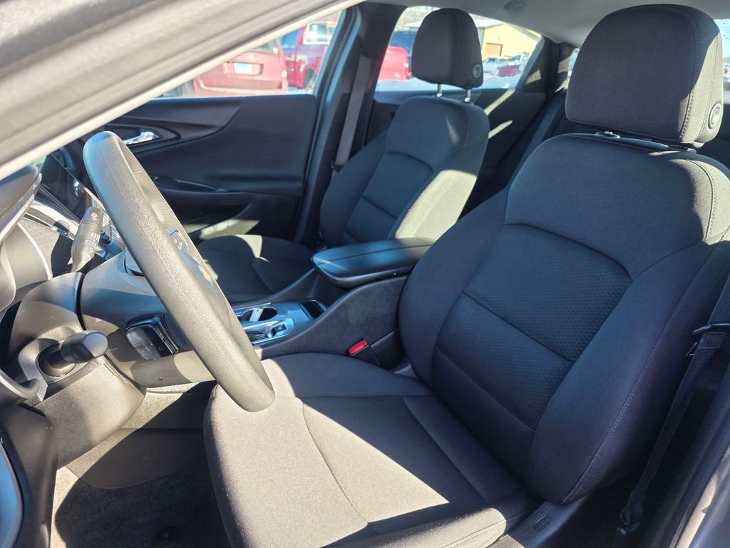 Used 2024 Chevrolet Malibu LT image 19