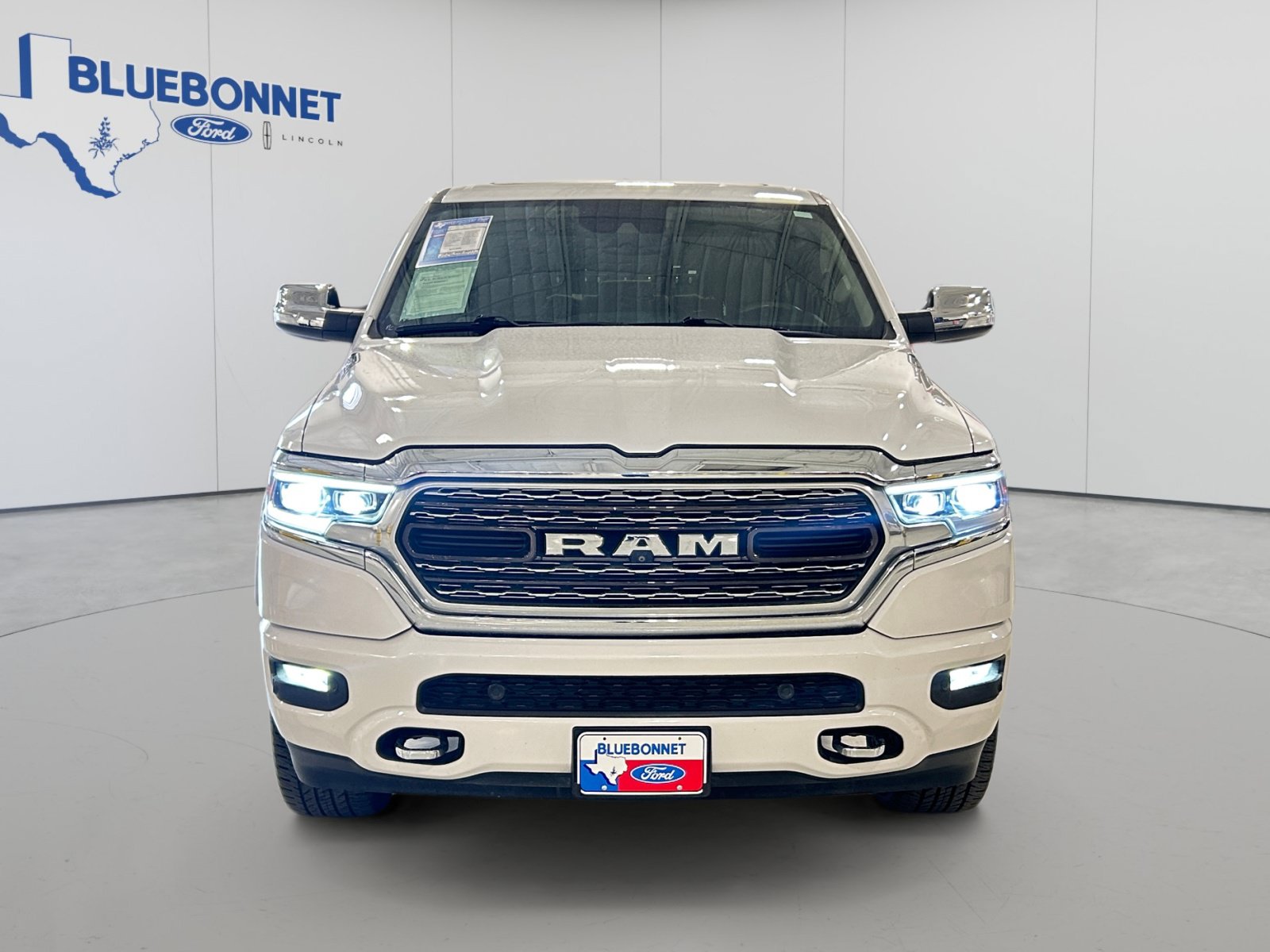 Used 2019 RAM 1500 Limited AWD/4WD image 2