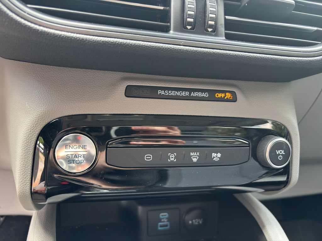 Certified 2023 Ford Escape SE FWD image 13