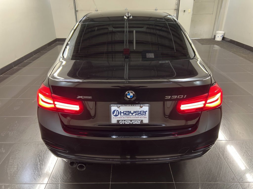 Used 2018 BMW 330i xDrive Sedan w/ Convenience Package image 3