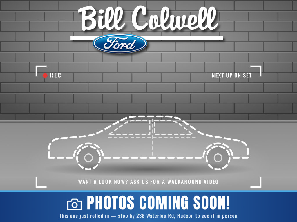 Used 2025 Chrysler Pacifica Select