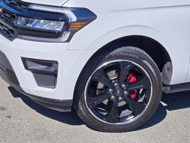 Certified 2023 Ford Expedition Max Limited RWD image 9