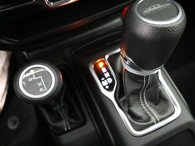 Used 2021 Jeep Gladiator Overland w/ Cold Weather Group image 33