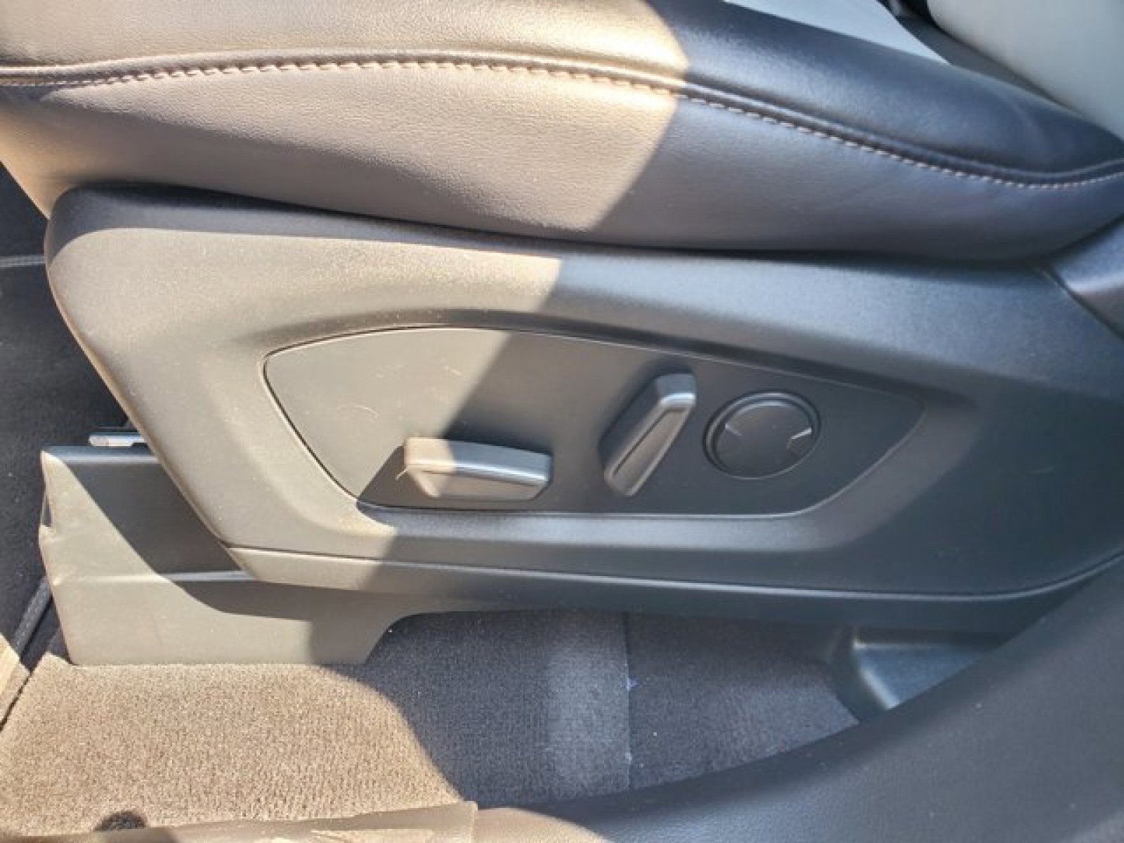 Certified 2023 Ford Explorer XLT w/ Equipment Group 202A image 12