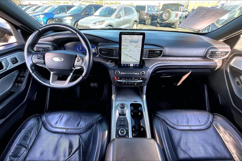 Certified 2020 Ford Explorer Platinum w/ Premium Technology Package image 13