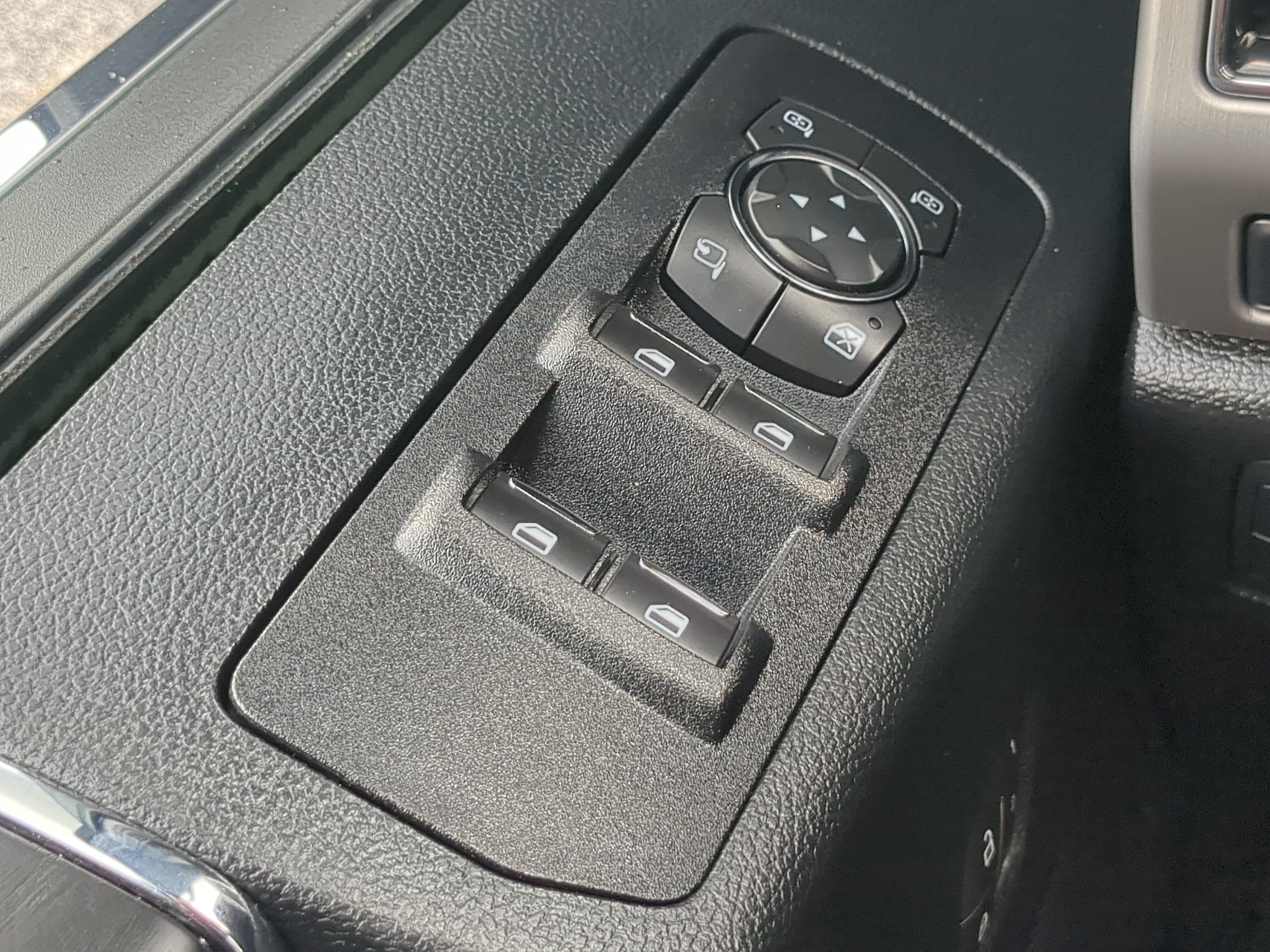 Certified 2019 Ford F150 Platinum w/ Equipment Group 701A Luxury AWD/4WD image 23