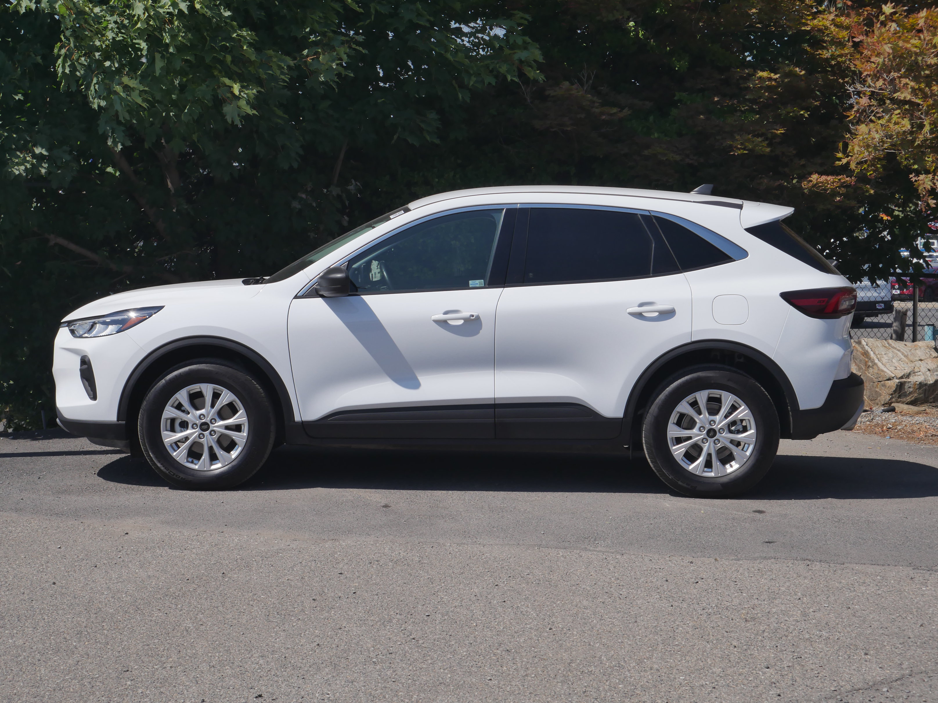 Certified 2024 Ford Escape Active AWD/4WD image 16