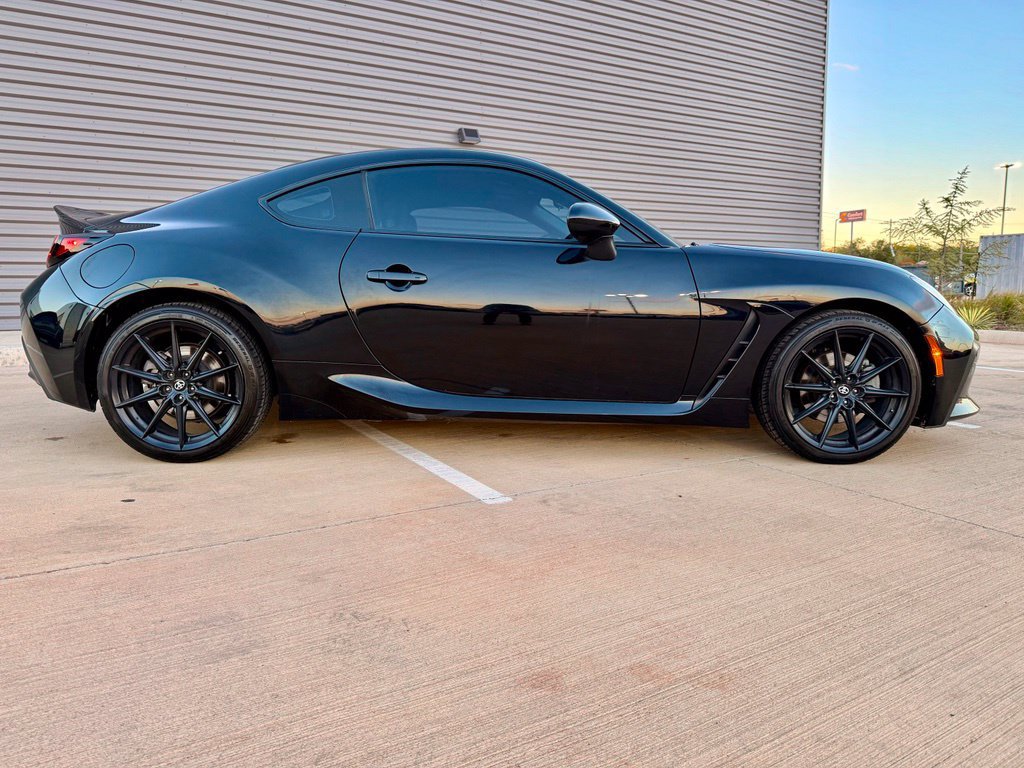 Used 2024 Toyota GR86 Premium RWD image 3