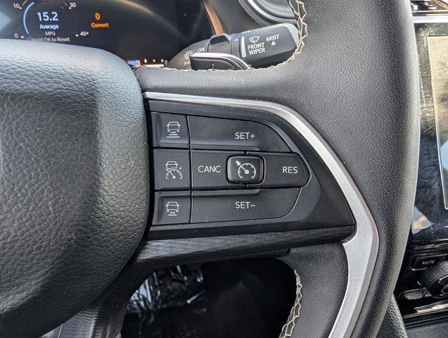 Used 2023 Jeep Grand Cherokee Altitude AWD/4WD image 21