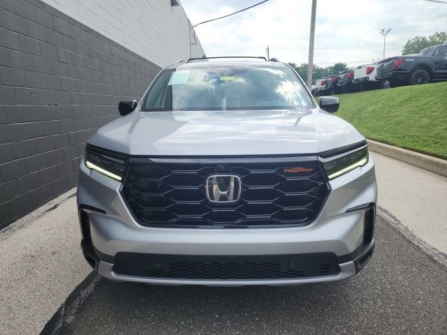 Used 2023 Honda Pilot TrailSport image 2