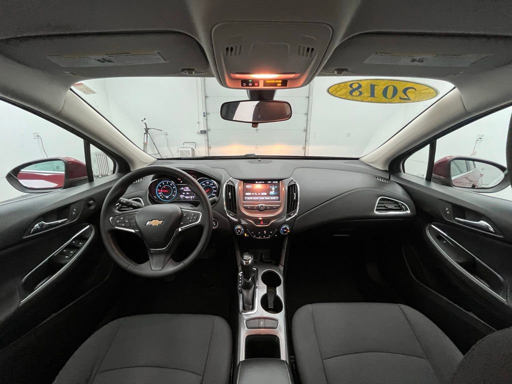 Used 2018 Chevrolet Cruze LT w/ Convenience Package image 10