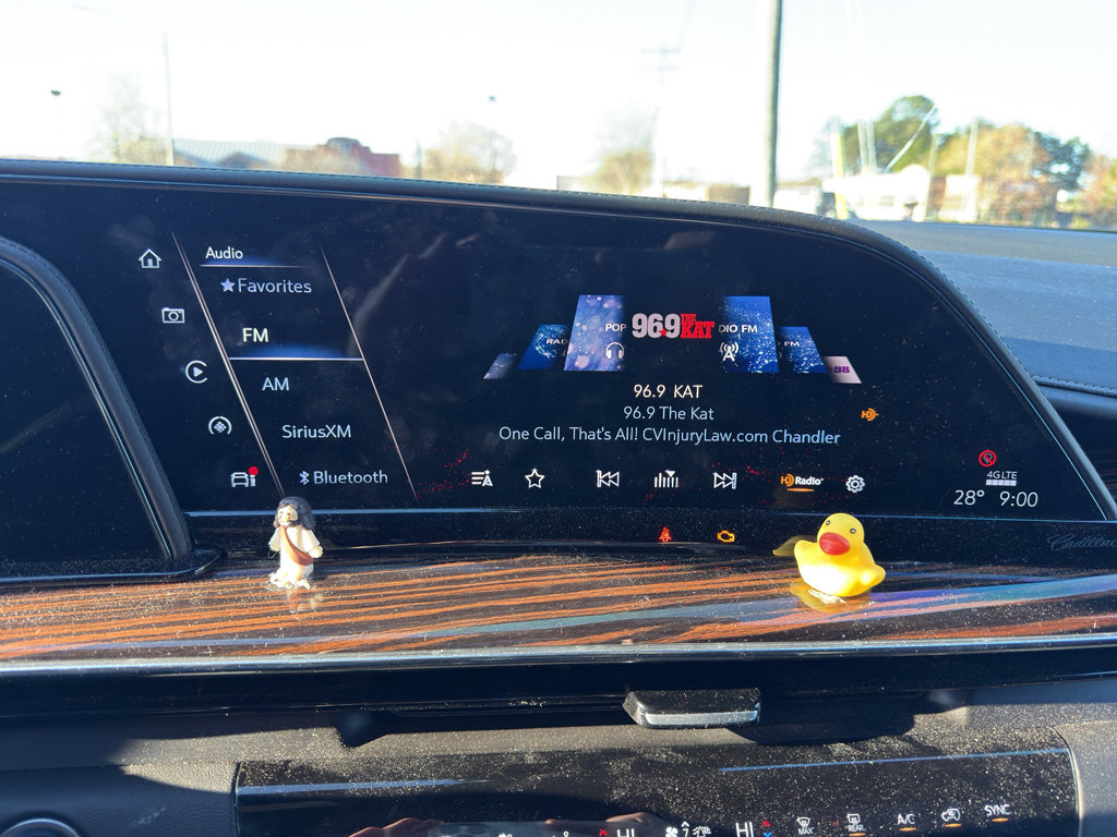 Used 2021 Cadillac Escalade ESV Premium Luxury w/ LPO, Radiant Package image 21