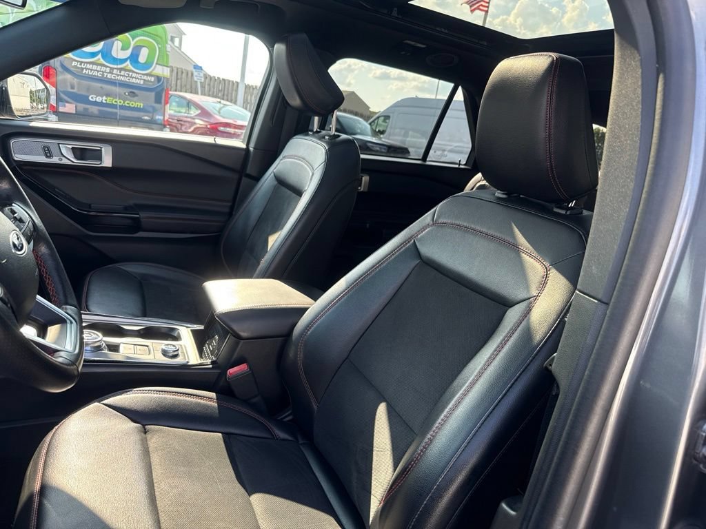 Certified 2023 Ford Explorer ST-Line AWD/4WD image 4