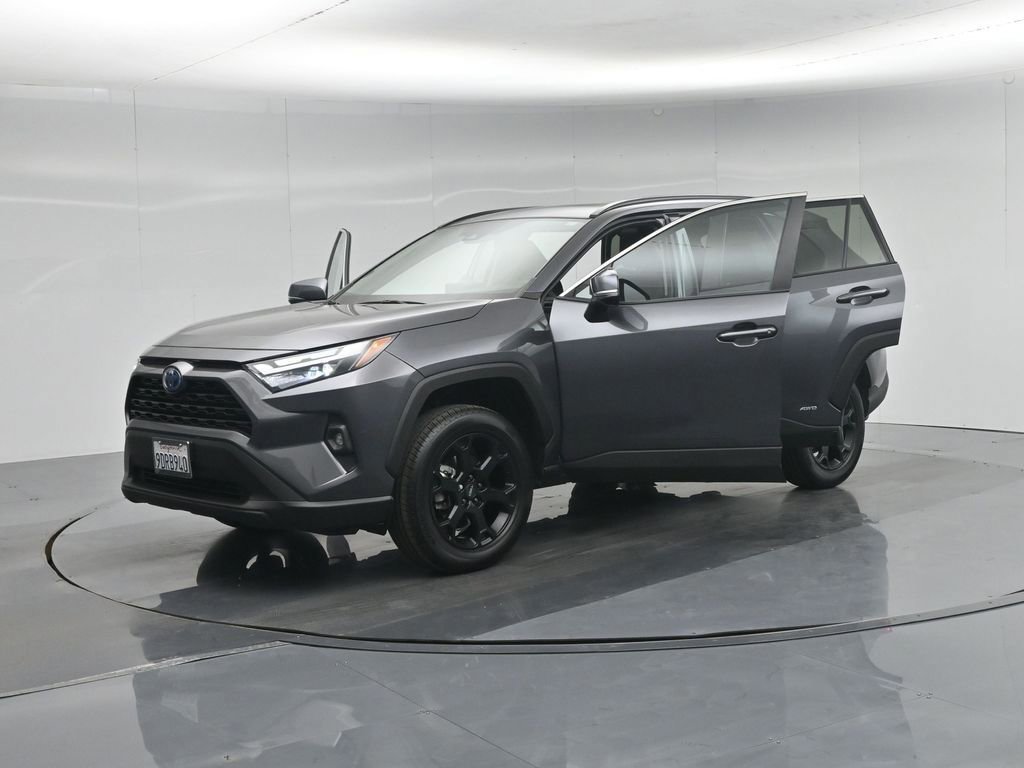 Used 2022 Toyota RAV4 XLE Premium image 54