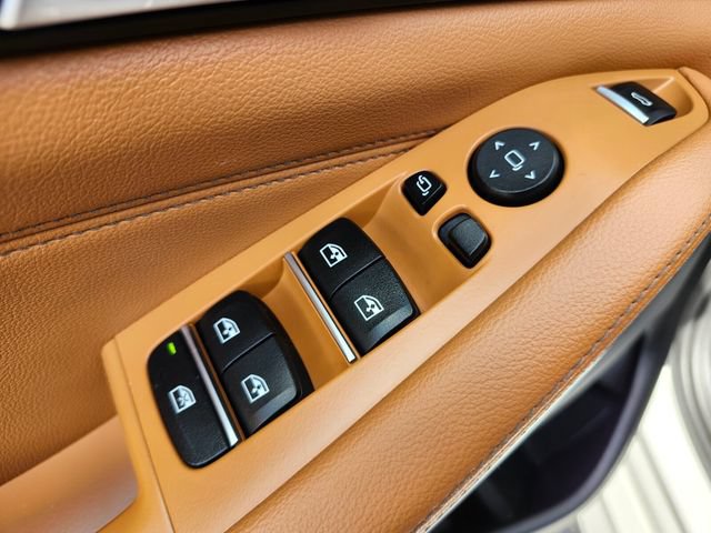Used 2019 BMW X5 xDrive50i w/ M Sport Package AWD/4WD image 17