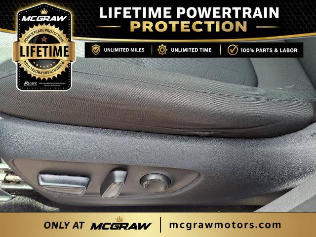 Used 2025 Toyota RAV4 XLE AWD/4WD image 14