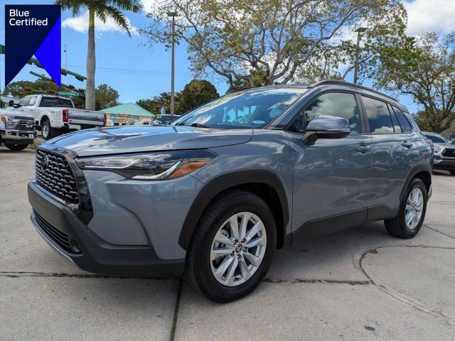 Used 2023 Toyota Corolla Cross LE w/ Moonroof Package image 1