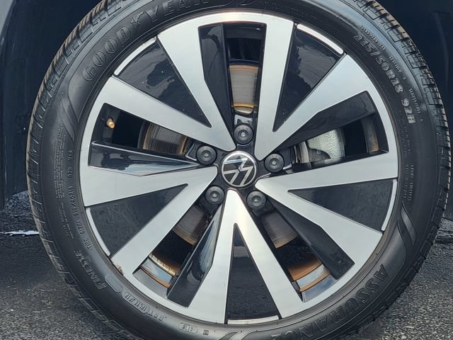 Used 2024 Volkswagen Taos SE FWD image 16