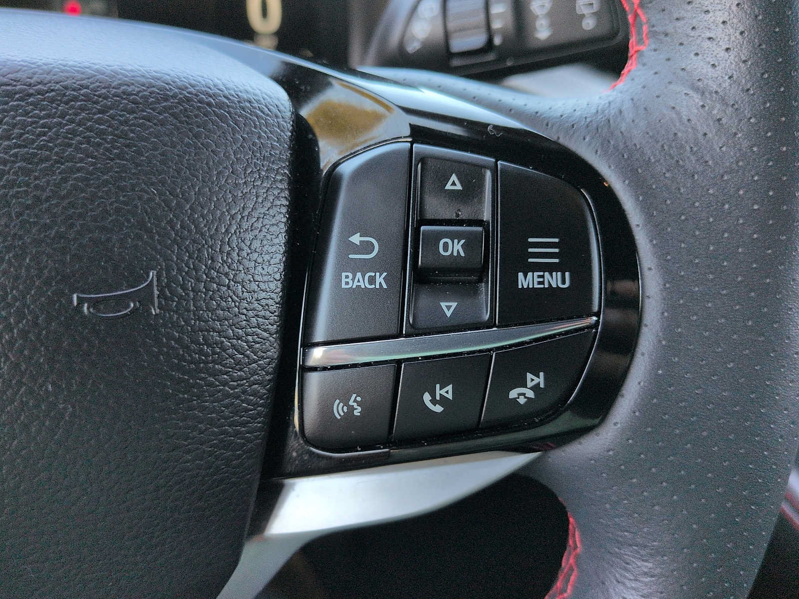 Certified 2026 Ford Explorer ST-Line AWD/4WD image 17