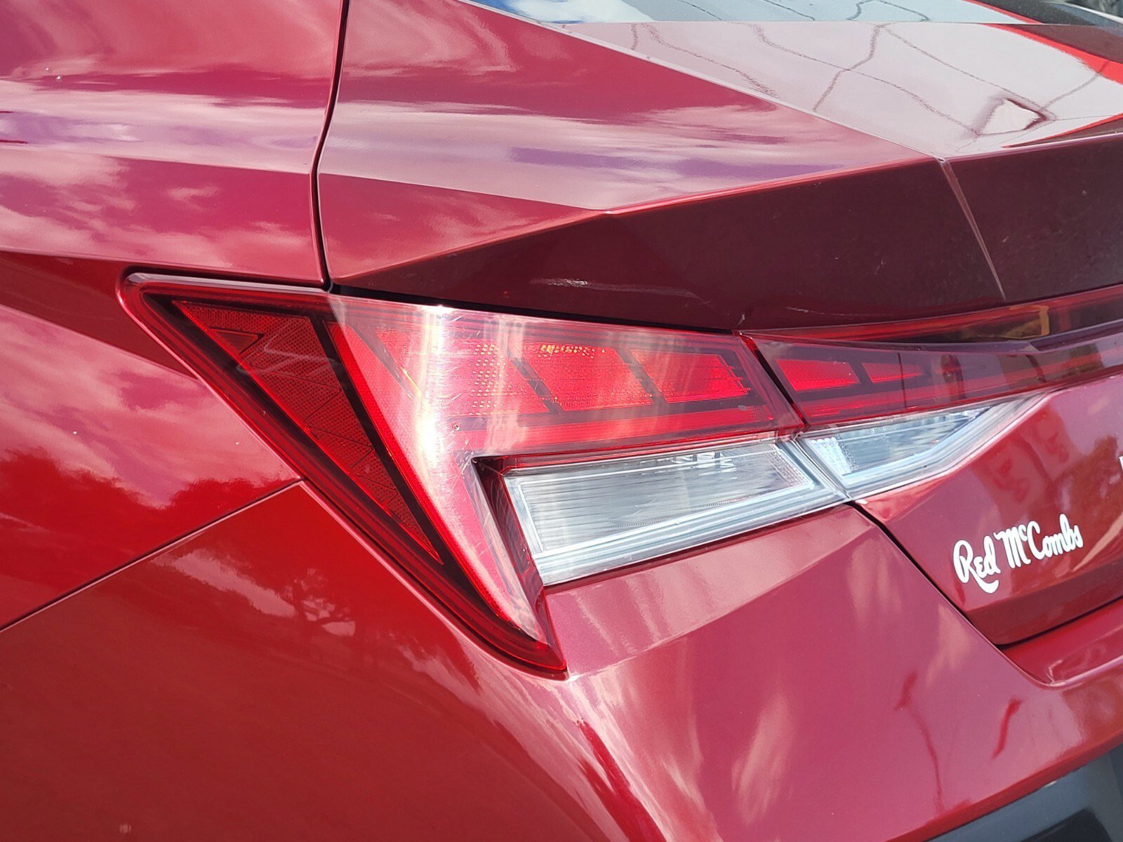 Used 2024 Hyundai Elantra Limited image 10