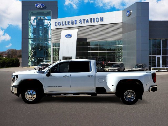 Used 2024 GMC Sierra 3500 SLT w/ SLT Premium Package AWD/4WD image 4