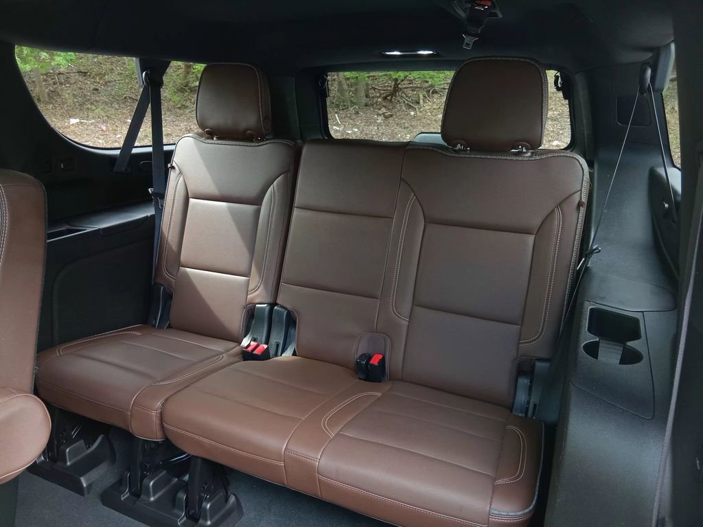 Used 2021 Chevrolet Suburban High Country image 13