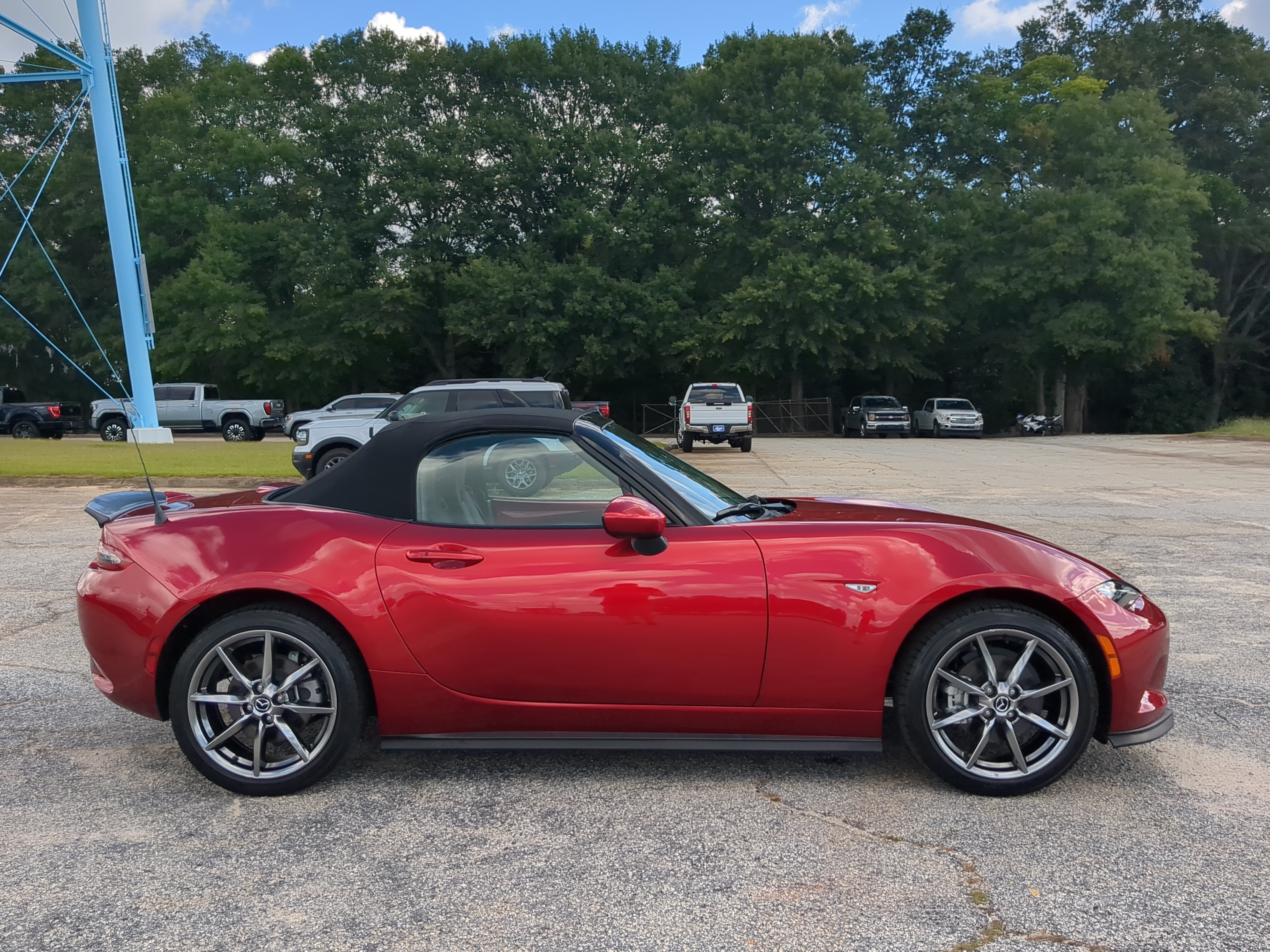 Used 2022 MAZDA MX-5 Miata Grand Touring w/ Weather Package RWD image 2