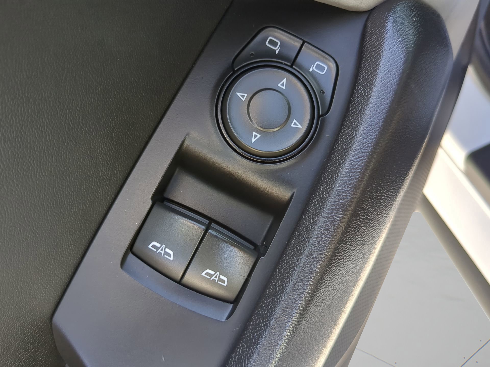 Used 2020 Chevrolet Camaro LS image 45